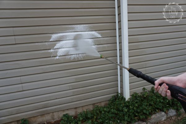 Powerwash Your Siding for Fall Home Maintenance