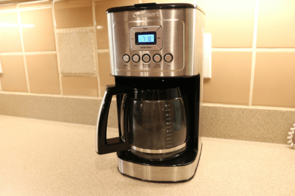 How To Clean Your Coffee Maker With Vinegar and Water - The Daily DIY