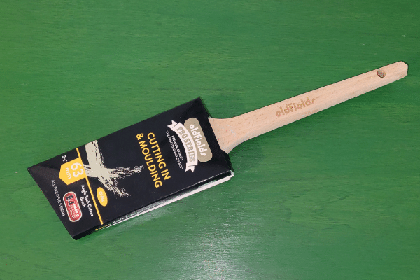 Oldfields Paint Brush for Cutting In and Moulding - The Daily DIY