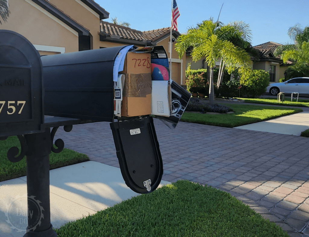Stop Mail While On Vacation - The Daily DIY