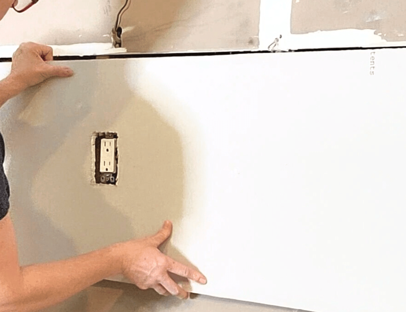 how-to-cut-a-hole-in-drywall-the-daily-diy