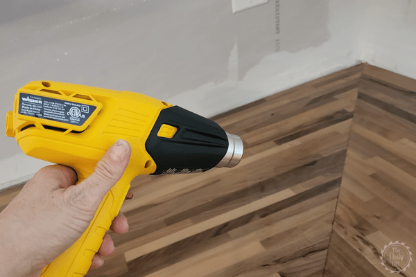 Use Heat Gun To Help With Epoxy Resin On Countertops - The Daily DIY