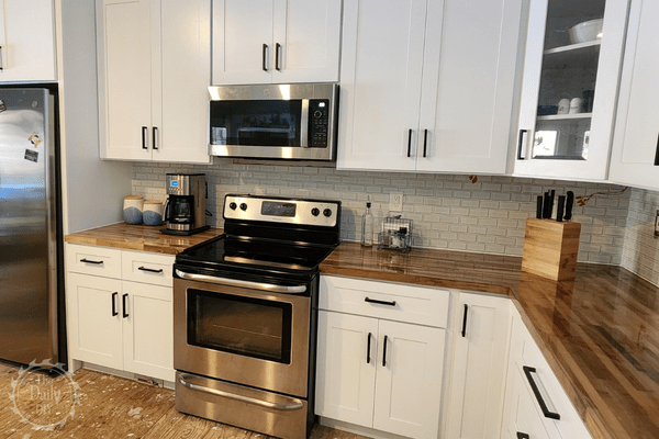 New Kitchen Backsplash - The Daily DIY