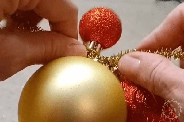 Holiday Decorating Made Easy - The Daily DIY