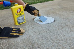 How To Treat Oil Stains On Concrete - The Daily DIY
