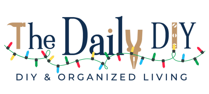 The Daily DIY Holiday Logo