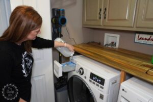 The Ultimate Guide To Cleaning With Vinegar - The Daily DIY