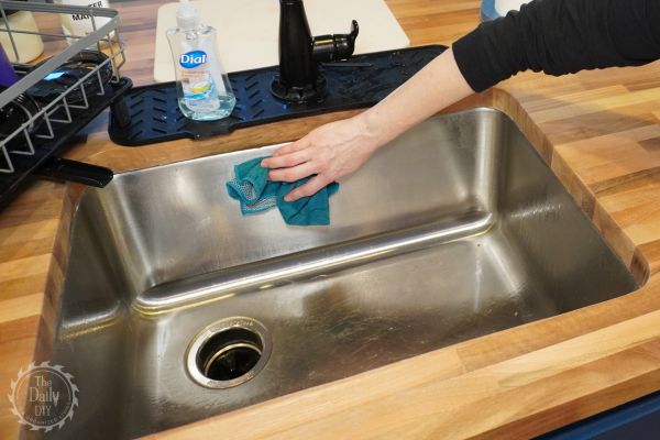 vinegar water cleaning ratio